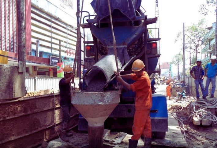 KHOAN CỌC NHỒI NHÀ PHỐ ĐỔ BÊ TÔNG CỌC